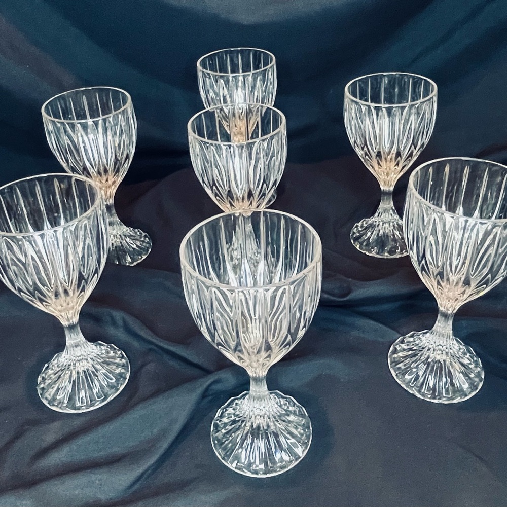 Mikasa - Park Lane- water/wine goblet- clear- set of 8 - excellent  condition